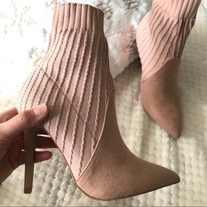 Mauve pink pointy toe heeled booties